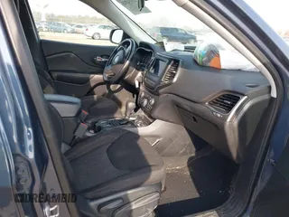 2019 Jeep Cherokee Latitude with VIN 1C4PJLCB2KD403788, listed as a IAAI auction lot 41934713 with 95,455 mi miles and . Bid and sale history available at DreamBid. Image 5.