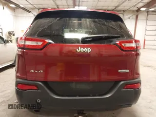 2015 Jeep Cherokee Latitude with VIN 1C4PJMCB4FW687618, listed as a IAAI auction lot 41945132 with 264,782 mi miles and . Bid and sale history available at carsss.com. Image 17.