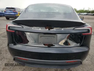2024 Tesla Model 3 z VIN 5YJ3E1EA5RF860464, wystawiony jako Copart lot #55632695 z przebiegiem 5 221 mil mil oraz Szkoda całkowita • Salvage title. Historia ofert i sprzedaży dostępna na DreamBid. Obrazek 6.
