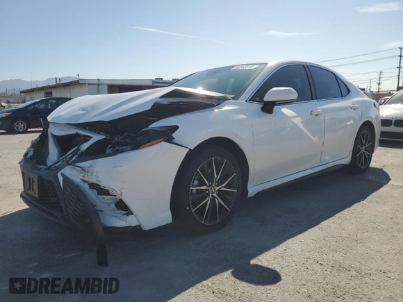 2022 Toyota Camry SE with VIN 4T1G11AK1NU656303, listed as a Copart auction lot 52543515 with 51,239 mi miles and Salvage Title. Bid and sale history available at DreamBid. Image 1.