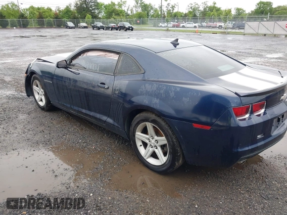 2012 Chevrolet Camaro 1LT z VIN 2G1FB1E37C9164846, wystawiony jako IAAI lot #41627778 z przebiegiem 105 108 mil mil oraz . Historia ofert i sprzedaży dostępna na DreamBid. Obrazek 3.