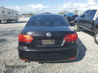 2013 Volkswagen Jetta SE z VIN 3VWDX7AJ2DM301057, wystawiony jako Copart lot #85076104 z przebiegiem 126 684 mil mil oraz Czysty tytuł • Clean title. Historia ofert i sprzedaży dostępna na DreamBid. Obrazek 6.