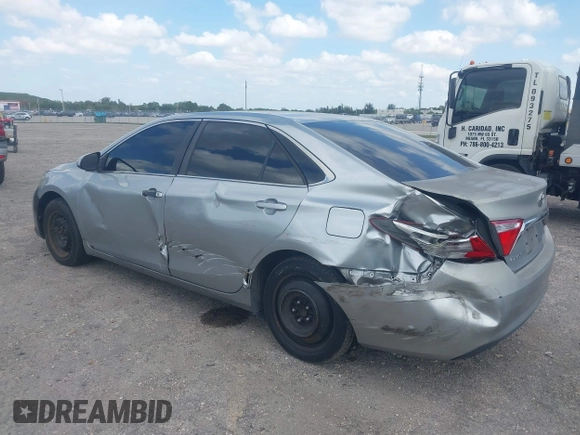 2015 Toyota Camry XLE with VIN 4T1BF1FK0FU093475, listed as a IAAI auction lot 42061877 with 131,618 mi miles. Bid and sale history available at carsss.com. Image 3.