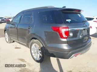 2017 Ford Explorer XLT z VIN 1FM5K7D8XHGC54063, wystawiony jako IAAI lot #42076830 z przebiegiem 115 686 mil mil oraz . Historia ofert i sprzedaży dostępna na DreamBid. Obrazek 3.