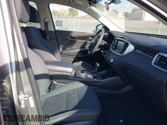 2018 Kia Sorento LX with VIN 5XYPG4A38JG338364, listed as a IAAI auction lot 41555370 with 73,883 mi miles. Bid and sale history available at carsss.com. Image 5.