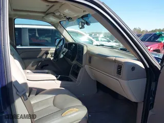 2005 Chevrolet Tahoe LT with VIN 1GNEC13T45R126445, listed as a IAAI auction lot 41389708 with 182,369 mi miles. Bid and sale history available at carsss.com. Image 5.