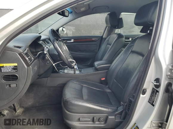 2013 Hyundai Genesis 3.8L z VIN KMHGC4DD8DU216781, wystawiony jako Copart lot #46666945 z przebiegiem Nie podano mil oraz Szkoda całkowita • Salvage title. Historia ofert i sprzedaży dostępna na DreamBid. Obrazek 7.
