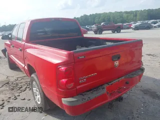 2005 Dodge Dakota SLT with VIN 1D7HE48N65S275384, listed as a IAAI auction lot 37842815 with Not Provided miles. Bid and sale history available at carsss.com. Image 3.