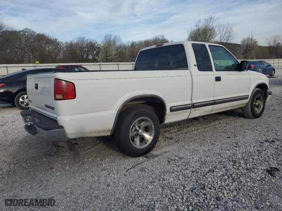2000 Chevrolet S-10 LS with VIN 1GCCS19W7Y8158661, listed as a Copart auction lot 48857445 with 124,068 mi miles and Clean Title. Bid and sale history available at carsss.com. Image 3.