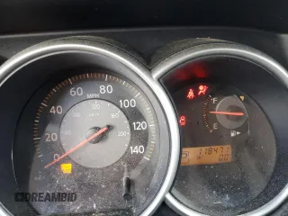 2007 Nissan Versa SL z VIN 3N1BC13E07L459929, wystawiony jako Copart lot #57472125 z przebiegiem 118 471 mil mil oraz Szkoda całkowita • Salvage title. Historia ofert i sprzedaży dostępna na DreamBid. Obrazek 9.