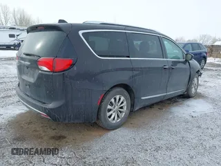 2018 Chrysler Pacifica Touring L Plus z VIN 2C4RC1EGXJR261251, wystawiony jako IAAI lot #41180745 z przebiegiem 82 548 mil mil oraz . Historia ofert i sprzedaży dostępna na DreamBid. Obrazek 4.