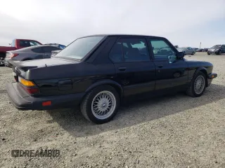1988 BMW M5 z VIN WBSDC930XJ2791080, wystawiony jako Copart lot #45013965 z przebiegiem 158 194 mil mil oraz Tytuł czysty. Historia ofert i sprzedaży dostępna na DreamBid. Obrazek 3.