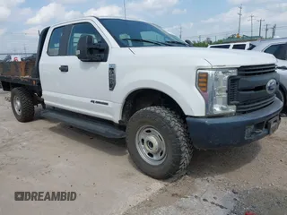 2018 Ford F-250 z VIN 1FD7X2BT6JEC67611, wystawiony jako IAAI lot #42426062 z przebiegiem Nie podano mil oraz . Historia ofert i sprzedaży dostępna na DreamBid. Obrazek 1.