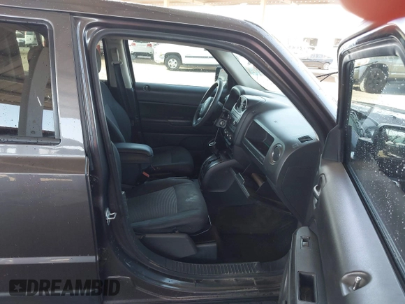 2017 Jeep Patriot Sport SE with VIN 1C4NJPBA3HD136578, listed as a IAAI auction lot 41733206 with 193,522 mi miles and . Bid and sale history available at DreamBid. Image 5.