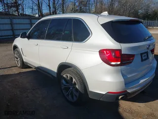 2017 BMW X5 sDrive35i with VIN 5UXKR2C58H0U20598, listed as a IAAI auction lot 41810582 with 92,463 mi miles. Bid and sale history available at carsss.com. Image 3.