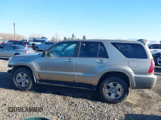 2006 Toyota 4Runner SR5 z VIN JTEBU14R660081036, wystawiony jako IAAI lot #41390193 z przebiegiem 242 999 mil mil oraz . Historia ofert i sprzedaży dostępna na DreamBid. Obrazek 15.