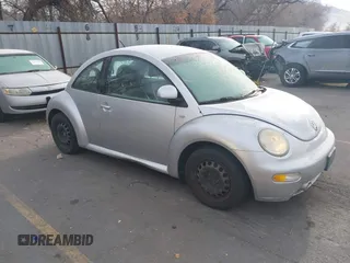 2000 Volkswagen Beetle GLS with VIN 3VWCC21C7YM499426, listed as a IAAI auction lot 41085081 with 147,229 mi miles and . Bid and sale history available at DreamBid. Image 1.