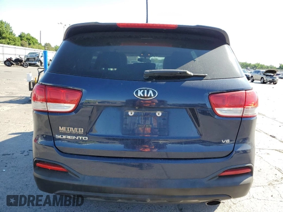 2017 Kia Sorento LX with VIN 5XYPGDA5XHG334764, listed as a Copart auction lot 62677035 with 60,488 mi miles and Salvage title. Bid and sale history available at DreamBid. Image 6.