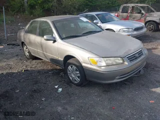 2001 Toyota Camry CE with VIN 4T1BG22K71U099758, listed as a IAAI auction lot 41945637 with NaN miles. Bid and sale history available at carsss.com. Image 1.