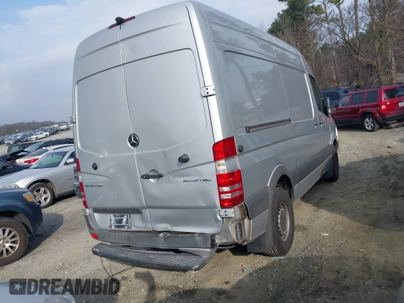 2016 Mercedes-Benz Sprinter Cargo with VIN WD3PE7DD0GP204413, listed as a IAAI auction lot 41503035 with 184,000 mi miles. Bid and sale history available at carsss.com. Image 4.