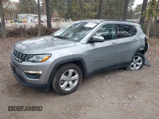 2021 Jeep Compass Altitude z VIN 3C4NJCBB3MT585670, wystawiony jako IAAI lot #40813345 z przebiegiem 59 152 mil mil oraz . Historia ofert i sprzedaży dostępna na DreamBid. Obrazek 17.