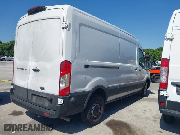 2022 Ford Transit z VIN 1FTYE1C84NKA19903, wystawiony jako IAAI lot #41757403 z przebiegiem 132 991 mil mil oraz . Historia ofert i sprzedaży dostępna na DreamBid. Obrazek 4.