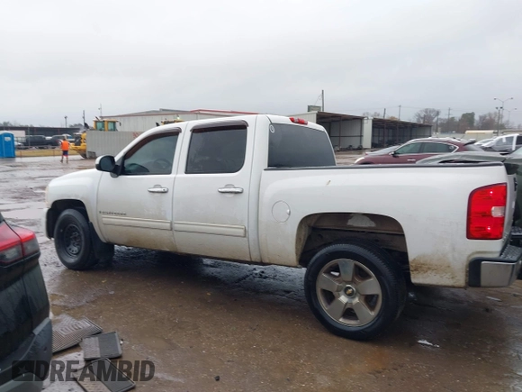 2009 Chevrolet Silverado 1500 with VIN 3GCEC33J29G211535, listed as a IAAI auction lot 41432158 with 171,800 mi miles and . Bid and sale history available at DreamBid. Image 14.