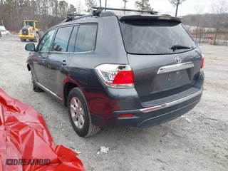 2013 Toyota Highlander with VIN 5TDZK3EH4DS137768, listed as a IAAI auction lot 41399693 with 179,372 mi miles. Bid and sale history available at carsss.com. Image 3.