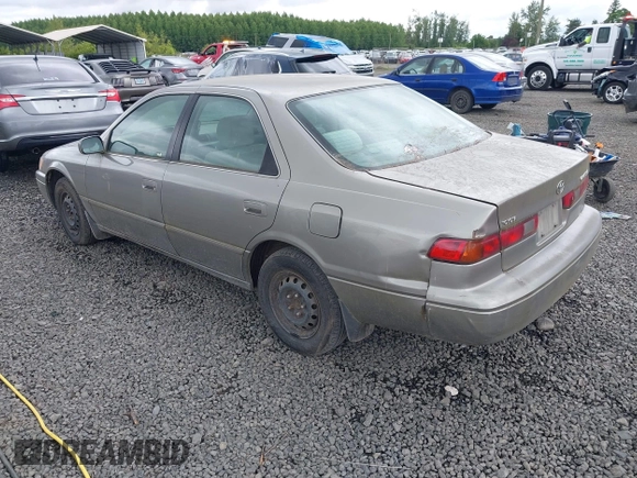 1998 Toyota Camry LE z VIN JT2BG22K6W0147522, wystawiony jako IAAI lot #42305222 z przebiegiem 224 539 mil mil oraz . Historia ofert i sprzedaży dostępna na DreamBid. Obrazek 3.