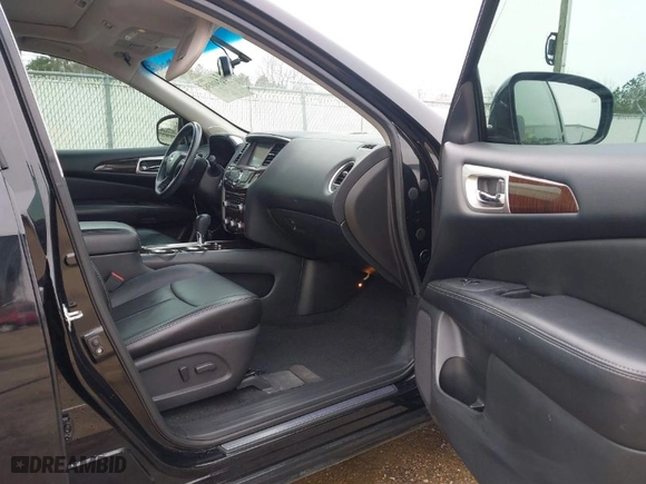 2014 Nissan Pathfinder Platinum with VIN 5N1AR2MN9EC646084, listed as a IAAI auction lot 41741038 with 211,525 mi miles. Bid and sale history available at carsss.com. Image 5.