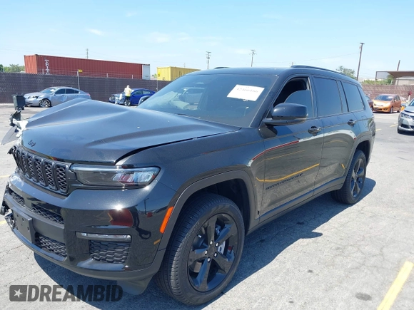 2025 Jeep Grand Cherokee Limited с VIN 1C4RJKBG1S8646906, выставлен на аукционе IAAI как лот 42466166 с пробегом 2 151 миль миль и . История ставок и продаж доступна на DreamBid. Изображение 17.