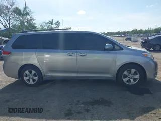 2012 Toyota Sienna LE AAS с VIN 5TDKK3DC7CS200870, выставлен на аукционе IAAI как лот 42394249 с пробегом 163 020 миль миль и . История ставок и продаж доступна на DreamBid. Изображение 13.