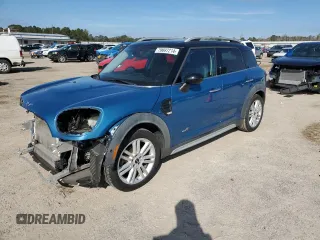 2018 MINI Countryman Cooper with VIN WMZYV5C38J3E04688, listed as a Copart auction lot 79697214 with 65,239 mi miles and Salvage Title. Bid and sale history available at carsss.com. Image 1.
