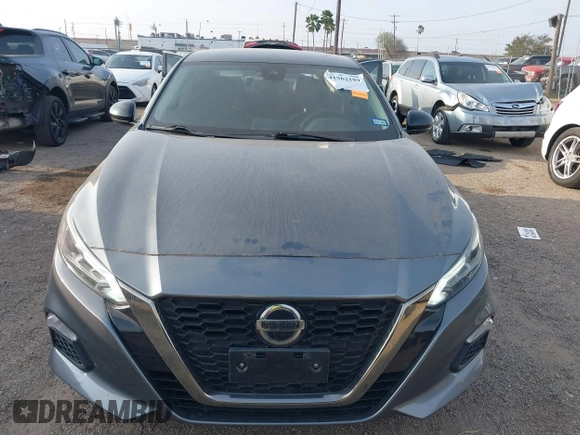 2021 Nissan Altima 2.5 SR with VIN 1N4BL4CV1MN342537, listed as a IAAI auction lot 41562189 with 68,467 mi miles. Bid and sale history available at carsss.com. Image 12.