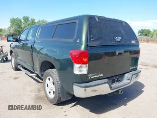 2010 Toyota Tundra z VIN 5TFUW5F11AX103188, wystawiony jako IAAI lot #39811998 z przebiegiem 198 948 mil mil oraz . Historia ofert i sprzedaży dostępna na DreamBid. Obrazek 3.