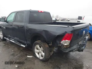 2015 Ram 1500 Express z VIN 1C6RR7KT6FS600572, wystawiony jako IAAI lot #41531984 z przebiegiem 192 950 mil mil oraz . Historia ofert i sprzedaży dostępna na DreamBid. Obrazek 3.