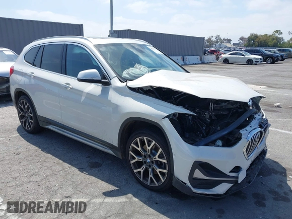 2020 BMW X1 xDrive28i with VIN WBXJG9C04L5R18165, listed as a IAAI auction lot 42313313 with 46,815 mi miles and . Bid and sale history available at DreamBid. Image 1.