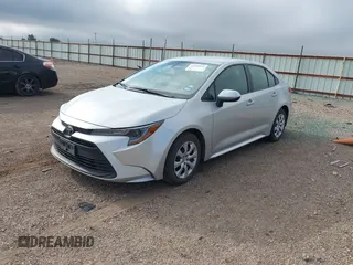 2025 Toyota Corolla LE z VIN 5YFB4MDE9SP257774, wystawiony jako IAAI lot #42480925 z przebiegiem 20 113 mil mil oraz . Historia ofert i sprzedaży dostępna na DreamBid. Obrazek 17.