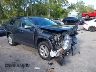 2021 Toyota RAV4 XLE with VIN 2T3W1RFV1MC105518, listed as a IAAI auction lot 41890204 with 46,487 mi miles. Bid and sale history available at carsss.com. Image 1.