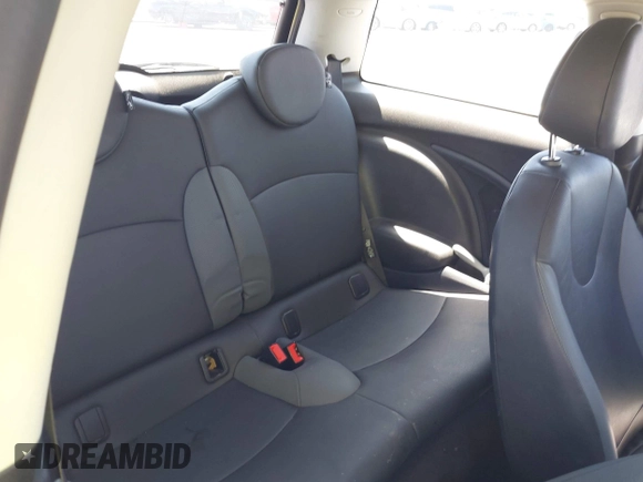 2010 MINI Hardtop with VIN WMWMF3C53ATZ25765, listed as a IAAI auction lot 42314587 with 107,677 mi miles and . Bid and sale history available at DreamBid. Image 8.