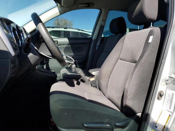 2008 Pontiac Vibe with VIN 5Y2SL67898Z403822, listed as a Copart auction lot 46103535 with 106,496 mi miles and Salvage Title. Bid and sale history available at DreamBid. Image 7.