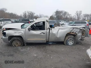 2009 Chevrolet Silverado 1500 with VIN 1GCEC24C69Z138132, listed as a IAAI auction lot 41209078 with 171,422 mi miles and . Bid and sale history available at DreamBid. Image 13.