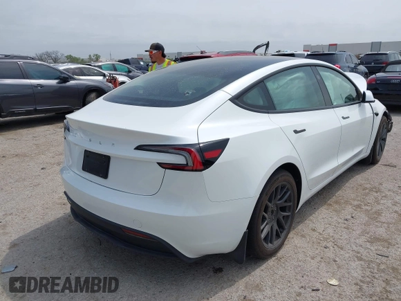 2024 Tesla Model 3 z VIN 5YJ3E1EAXRF853350, wystawiony jako IAAI lot #41946954 z przebiegiem Nie podano mil oraz . Historia ofert i sprzedaży dostępna na DreamBid. Obrazek 4.