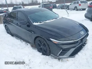 2024 Hyundai Elantra N Line z VIN KMHLR4DF1RU812434, wystawiony jako IAAI lot #41343038 z przebiegiem 4 380 mil mil oraz . Historia ofert i sprzedaży dostępna na DreamBid. Obrazek 1.