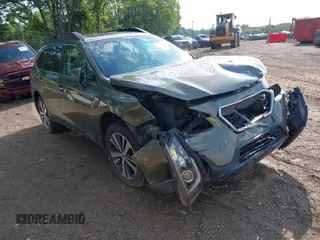 2018 Subaru Outback Limited with VIN 4S4BSAKC5J3264861, listed as a IAAI auction lot 39646089 with 135,187 mi miles. Bid and sale history available at carsss.com. Image 1.