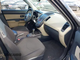 2010 Kia Soul + with VIN KNDJT2A22A7114453, listed as a IAAI auction lot 41597098 with 129,575 mi miles. Bid and sale history available at carsss.com. Image 5.