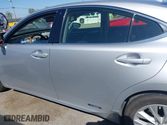 2013 Lexus ES 300h with VIN JTHBW1GG8D2026533, listed as a IAAI auction lot 42064923 with Not provided miles and . Bid and sale history available at DreamBid. Image 15.