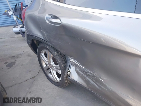 2015 Mercedes-Benz GLA 250 z VIN WDCTG4EB5FJ134607, wystawiony jako IAAI lot #41850309 z przebiegiem Nie podano mil oraz . Historia ofert i sprzedaży dostępna na DreamBid. Obrazek 6.