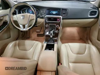 2015 Volvo S60 T5 Premier z VIN YV1612TK9F2354235, wystawiony jako Copart lot #57793095 z przebiegiem 69 869 mil mil oraz Tytuł czysty. Historia ofert i sprzedaży dostępna na DreamBid. Obrazek 8.