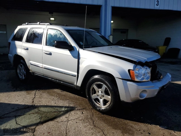 2007 Jeep Grand Cherokee Limited with VIN 1J8HR58287C589747, listed as a Copart auction lot 42752915 with 106,900 mi miles and Salvage Title. Bid and sale history available at carsss.com. Image 4.